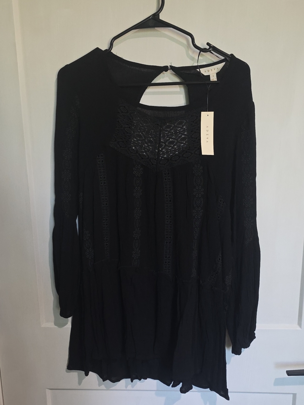 Adiva Black Long-Sleeve Lace-Trim Tunic